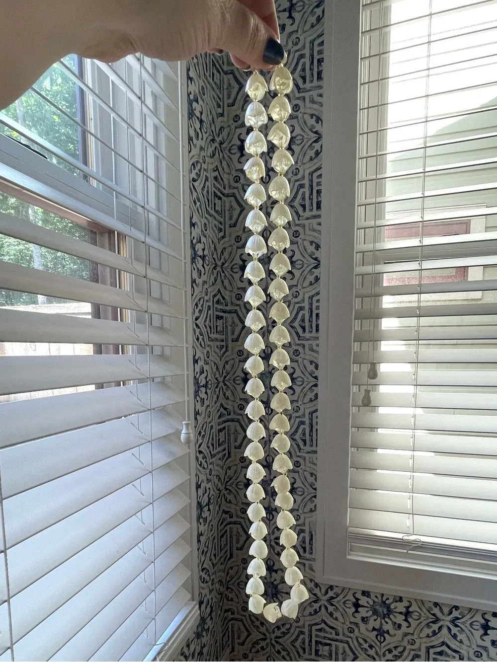 Vintage plastic flower bead long necklace glows fairycore